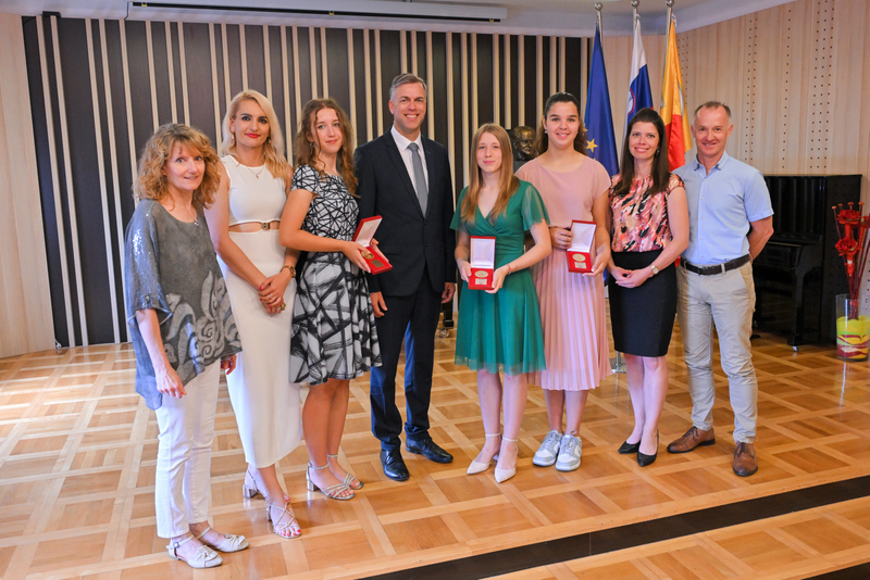 tl_files/galerije/zupanov sprejem za naj ucence/Zupanov sprejem najboljsih sportnic, sportnikov in ucencev za sol. leto 2024-2025/16.JPG